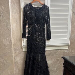 Elegant Black Lace Evening Dress